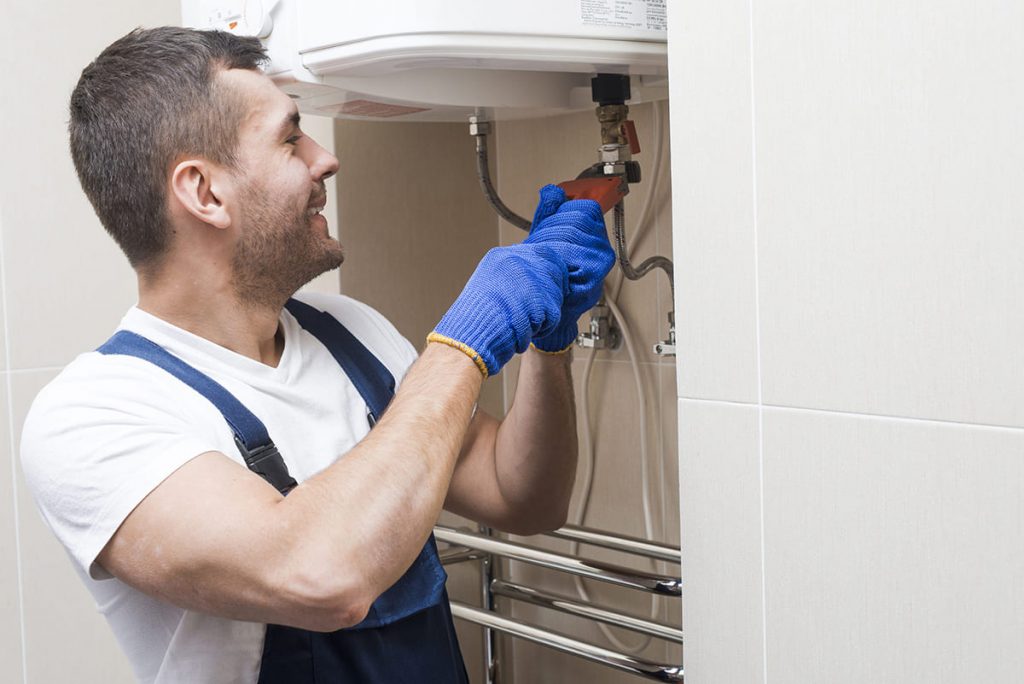Técnico de calentadores Tenerife: eléctricos y de gas con servicio el mismo día
